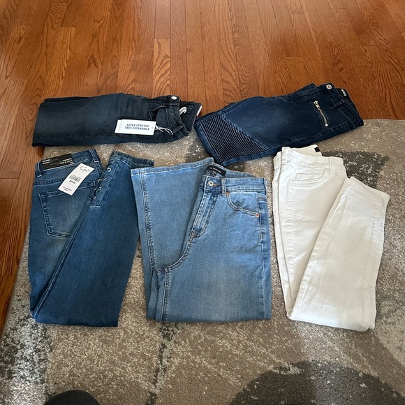 Lot 5 brand new jeans - bulk clothing for keeping or reselling - Picture 1 of 9